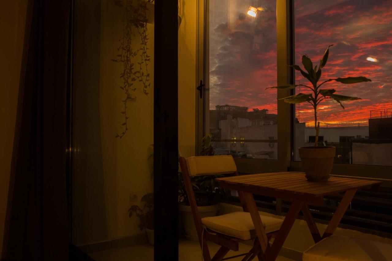 Apartamento Mosaics Aprtm In Parliament Square With Acropolis View Atenas Exterior foto
